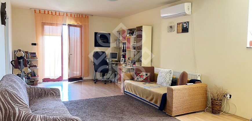 Casa de vanzare cu teren 523 mp in Sanmartin