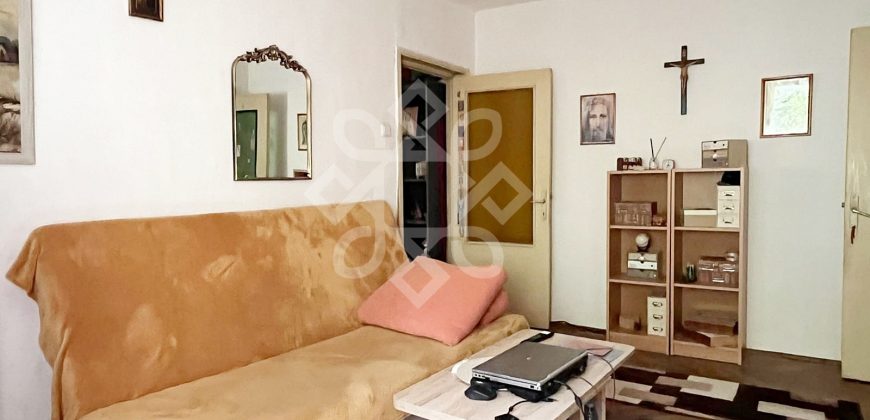 Apartament cu 3 camere de vanzare la etajul 2 in Nufarul