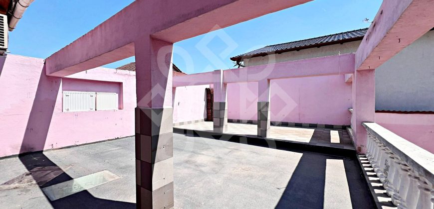 Casa cu 6 camere de inchiriat in Rogerius