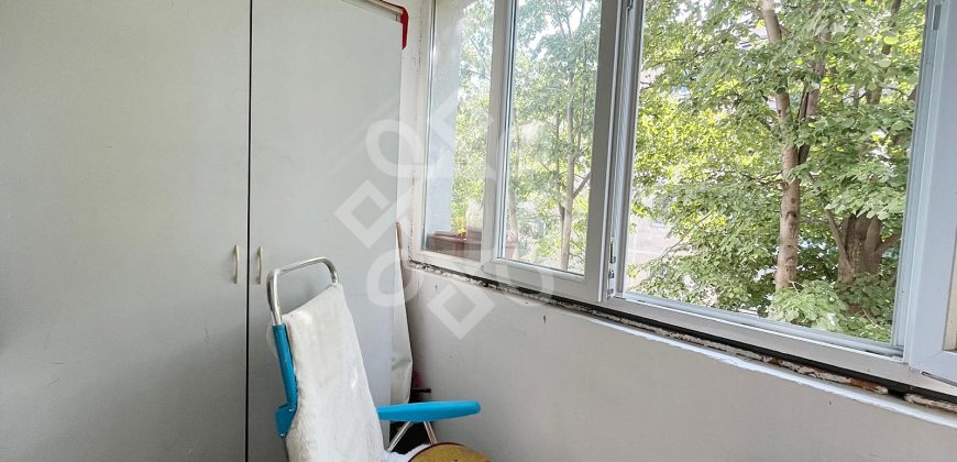 Apartament cu 3 camere de vanzare la etajul 2 in Nufarul