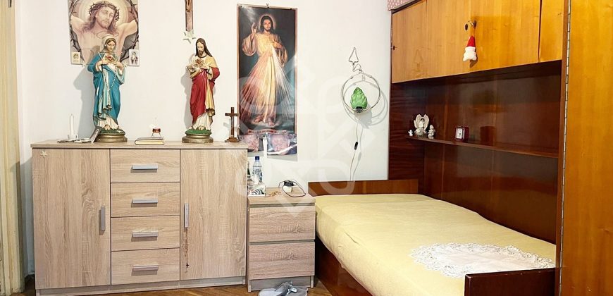 Apartament cu 3 camere de vanzare la etajul 2 in Nufarul