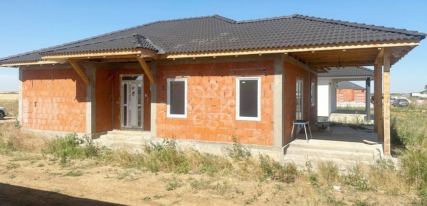 Casa 4 camere si 500 mp teren de vanzare in Santandrei