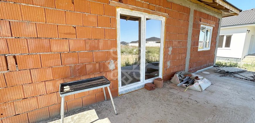 Casa 4 camere si 500 mp teren de vanzare in Santandrei