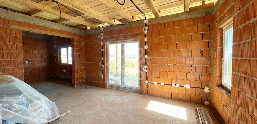 Casa 4 camere si 500 mp teren de vanzare in Santandrei