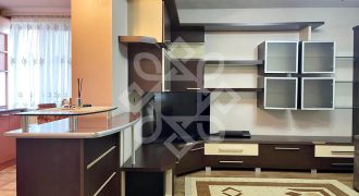 Apartament cu 2 camere de vanzare, etaj 1 in Rogerius