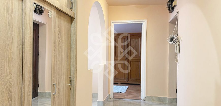Apartament cu 4 camere de inchiriat pe Splaiul Crisanei