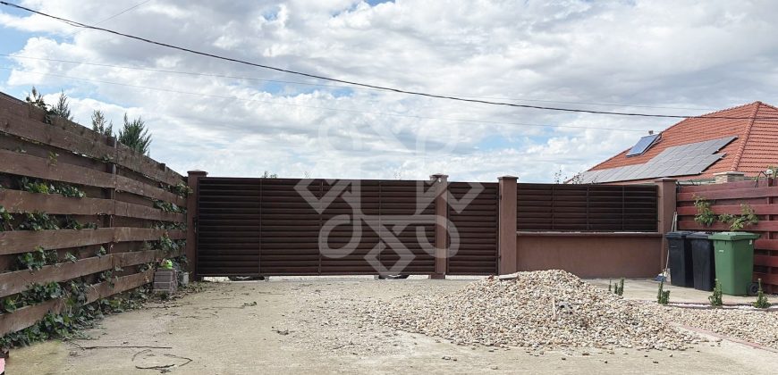 Casa cu 3 camere de vanzare in Nojorid