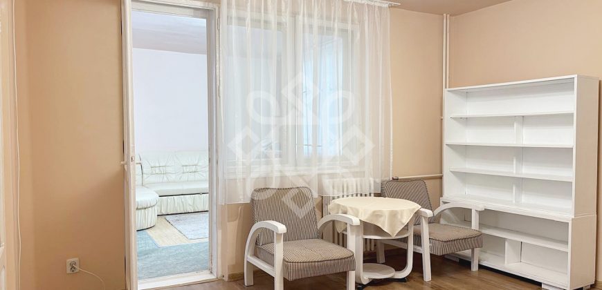 Apartament cu 4 camere de inchiriat pe Splaiul Crisanei