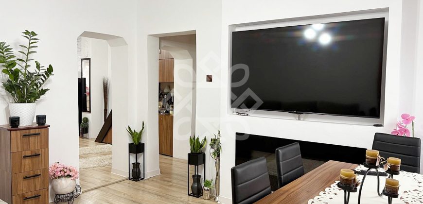 Apartament la curte de vanzare, strada Cardinal Iuliu Hossu Oradea