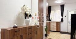 Apartament la curte de vanzare, strada Cardinal Iuliu Hossu Oradea