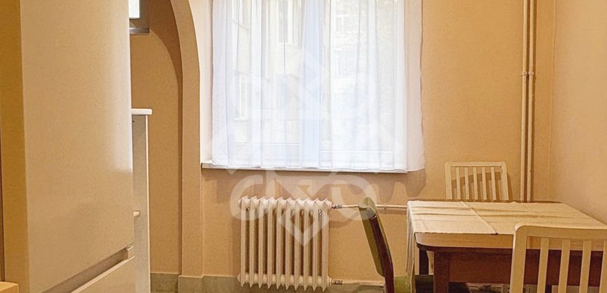 Apartament cu 4 camere de inchiriat pe Splaiul Crisanei