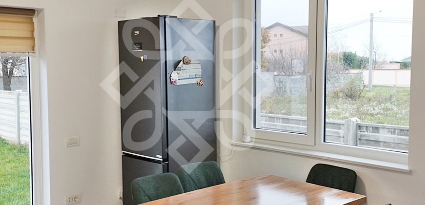 Casa moderna cu 3 dormitoare in Sanmartin