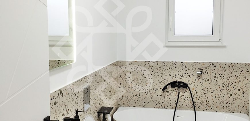 Casa moderna cu 3 dormitoare in Sanmartin