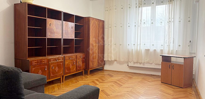 Apartament cu 3 camere de inchiriat pe strada Republicii, Oradea