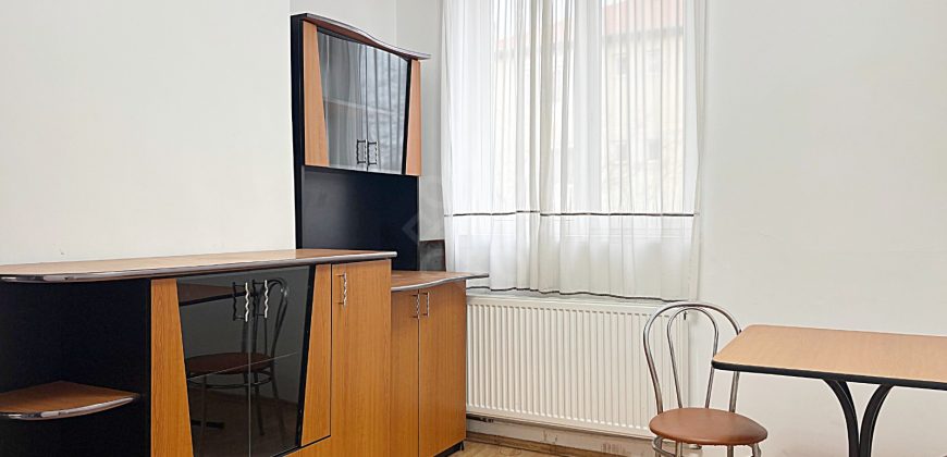 Apartament cu 3 camere de inchiriat pe strada Republicii, Oradea