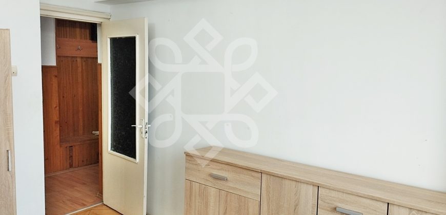 Apartament cu 2 camere, decomandat in zona Decebal Oradea