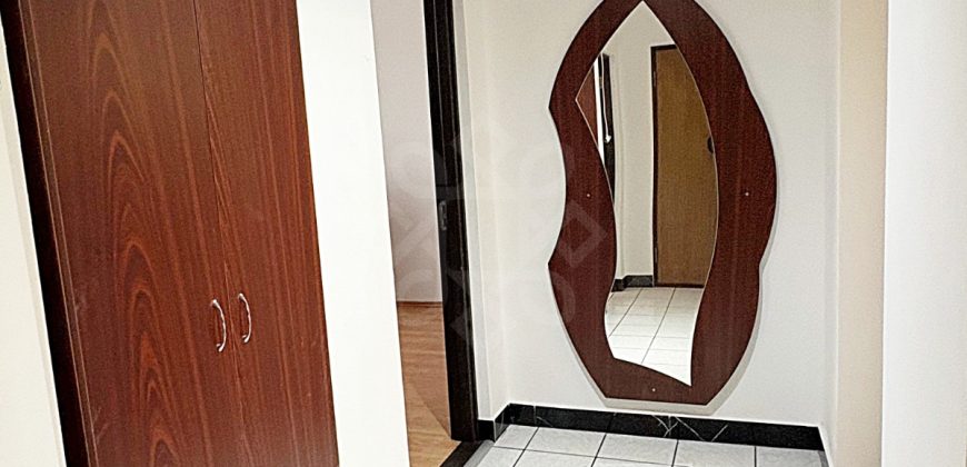 Apartament cu 3 camere de inchiriat pe strada Republicii, Oradea