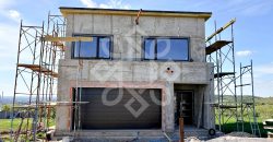 Casa spatioasa de vanzare cu teren 1146 mp, zona Colinelor