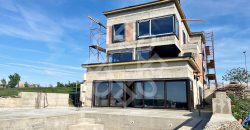 Casa spatioasa de vanzare cu teren 1146 mp, zona Colinelor