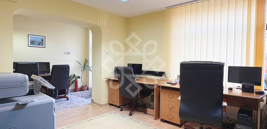 Spatiu de birou de vanzare ultrancentral in Oradea