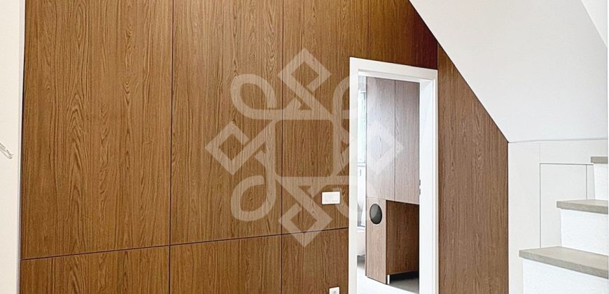 Apartament pe doua niveluri cu terasa, strada Vasile Alecsandri