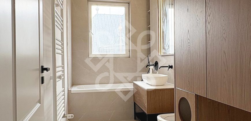 Apartament pe doua niveluri cu terasa, strada Vasile Alecsandri