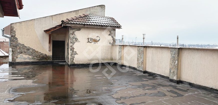 Apartament pe doua niveluri cu terasa, strada Vasile Alecsandri