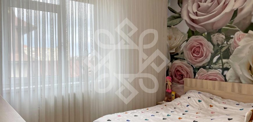 Apartament cu 3 camere si parcare privata in Nufarul, Oradea