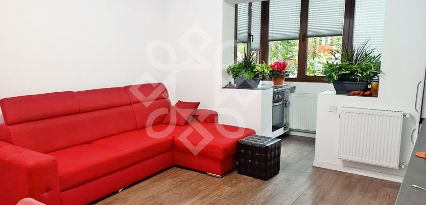 Apartament cu 3 camere, etaj intermediar, in Rogerius