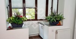 Apartament cu 3 camere, etaj intermediar, in Rogerius