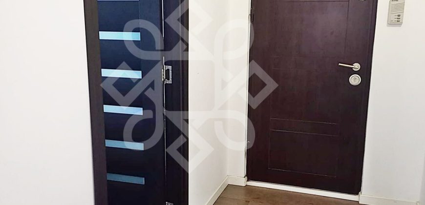 Apartament cu 3 camere, etaj intermediar, in Rogerius