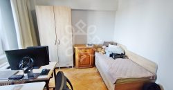 Apartament cu 3 camere si loc de parcare, zona Decebal