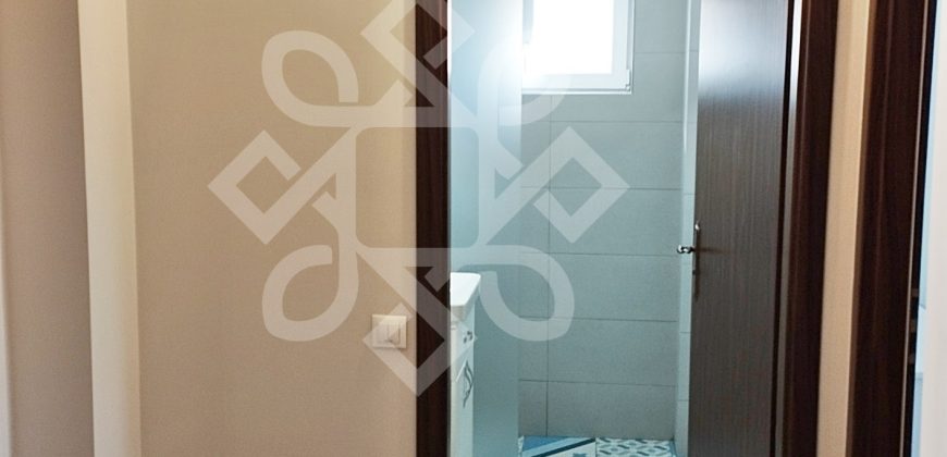 Apartament cu 3 camere si loc de parcare, zona Decebal