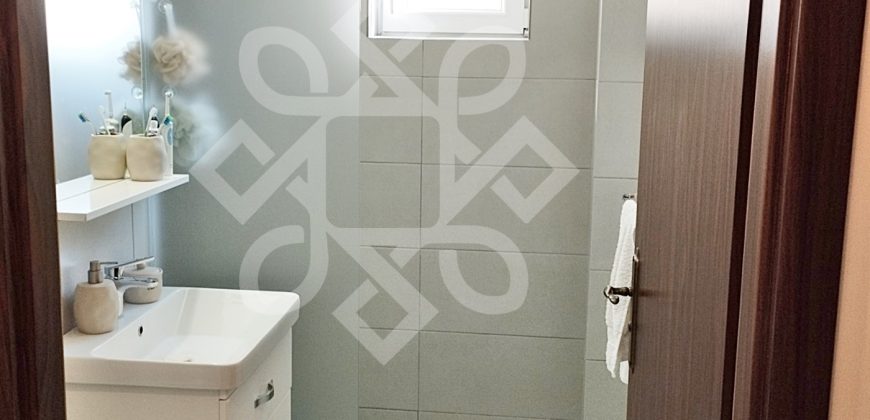 Apartament cu 3 camere si loc de parcare, zona Decebal