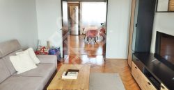 Apartament cu 3 camere si loc de parcare, zona Decebal