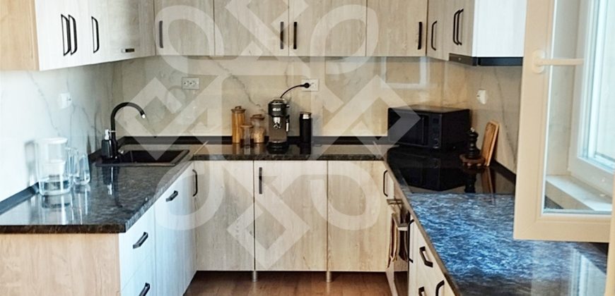 Apartament cu 3 camere si loc de parcare, zona Decebal