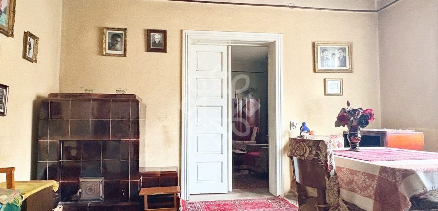 Casa de vanzare ultracentral in Oradea, strada Postavarului