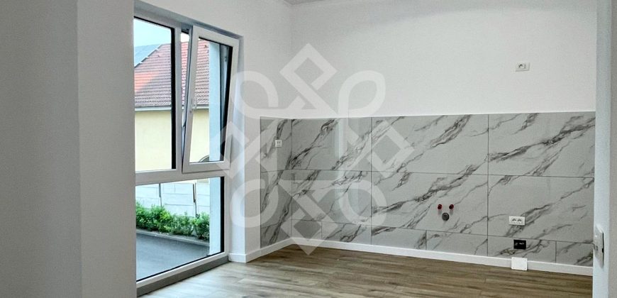 Apartament nou cu 2 camere, cu parcare inclusa, Sanmartin