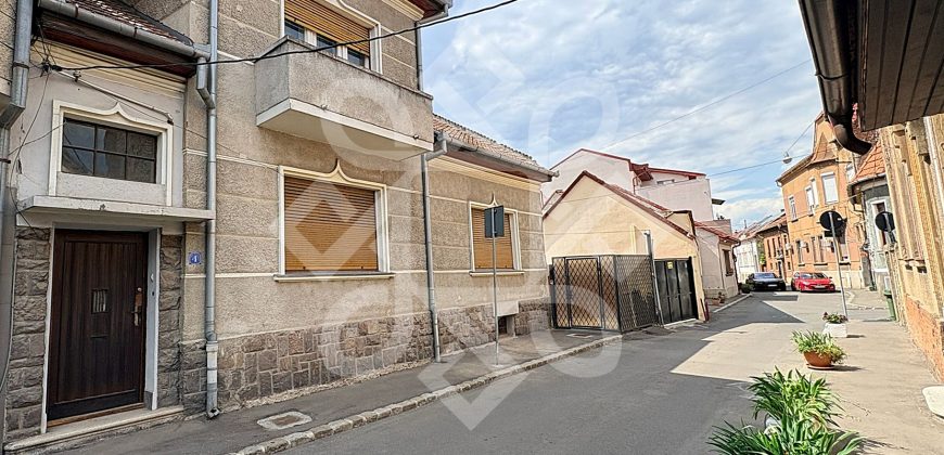 Casa de vanzare ultracentral in Oradea, strada Postavarului