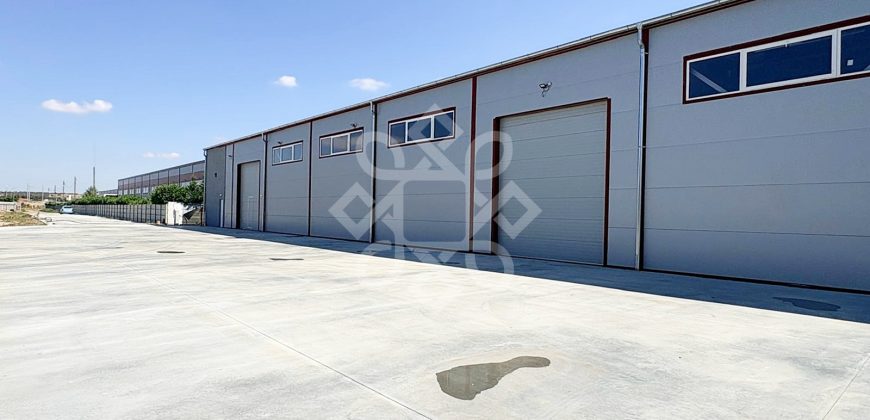Hala industriala + birouri, 1296 mp, strada Uzinelor